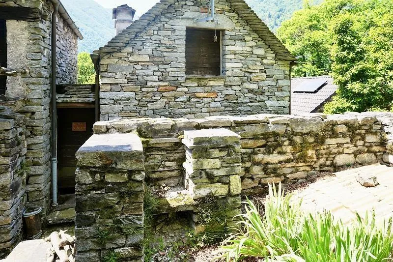 3-Zimmer-Rustico zum Ausbauen mit Garten, sehr ruhig und sonnig / r... – Foto 12 von 22