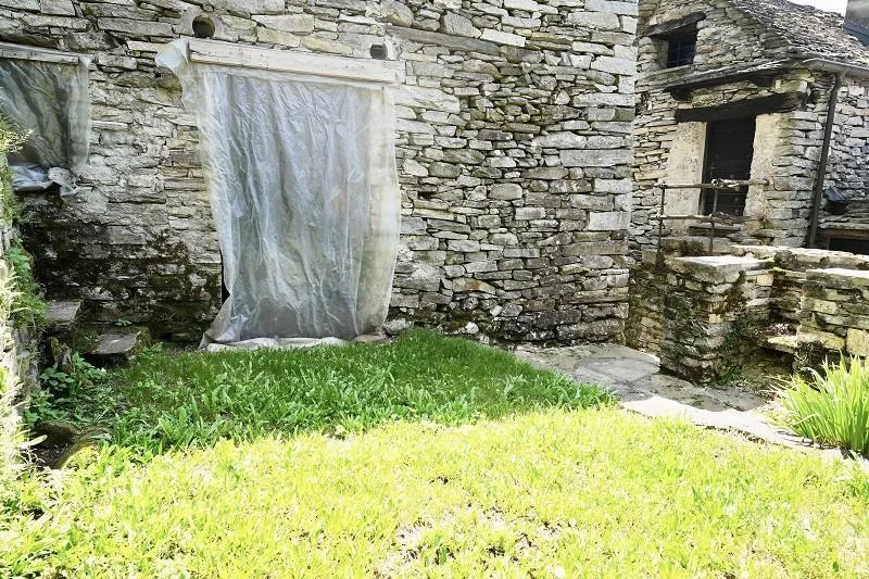 3-Zimmer-Rustico zum Ausbauen mit Garten, sehr ruhig und sonnig / r... – Foto 9 von 22
