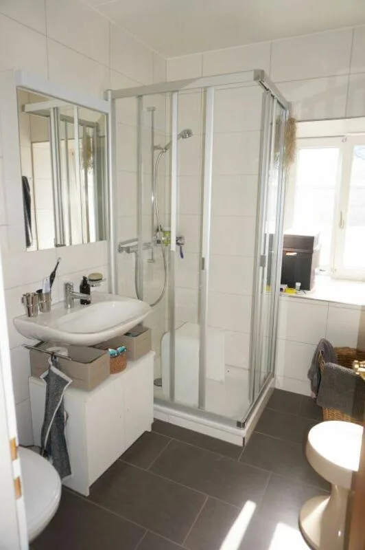 2½-Zimmer- und 1½-Zimmer-Maisonette-Wohnung mit zwei Einzelgaragen ...