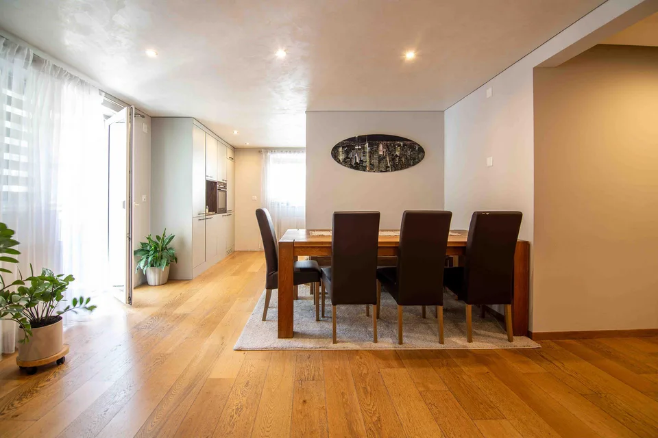 Komplett renoviertes Mehrfamilienhaus mit 3 Wohneinheiten, Garage u... – Foto 10 von 23