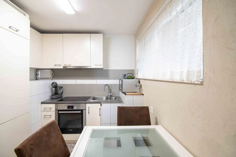 Komplett renoviertes Mehrfamilienhaus mit 3 Wohneinheiten, Garage u... – Foto 13 von 23