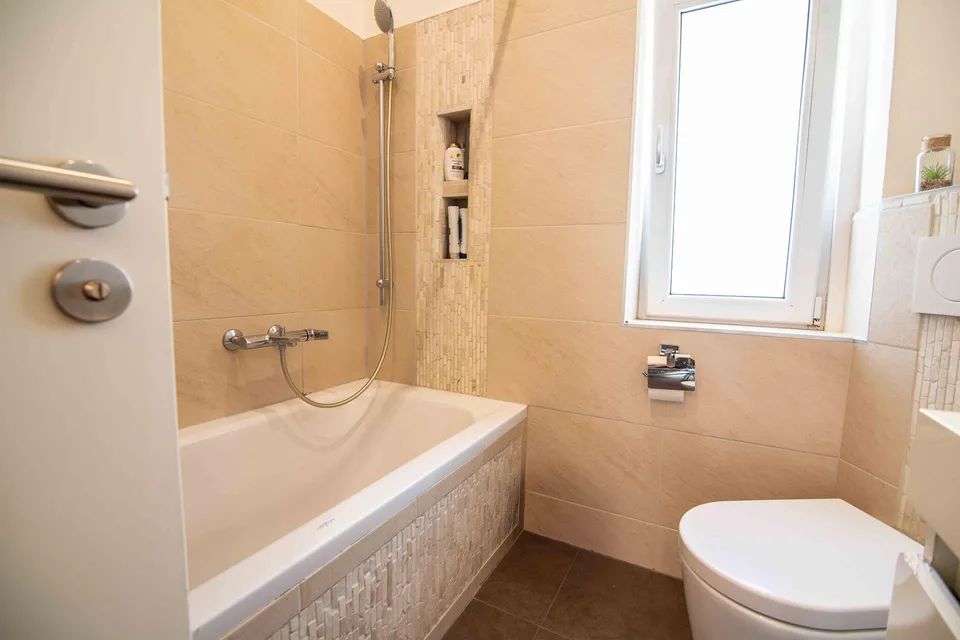 Komplett renoviertes Mehrfamilienhaus mit 3 Wohneinheiten, Garage u... – Foto 17 von 23