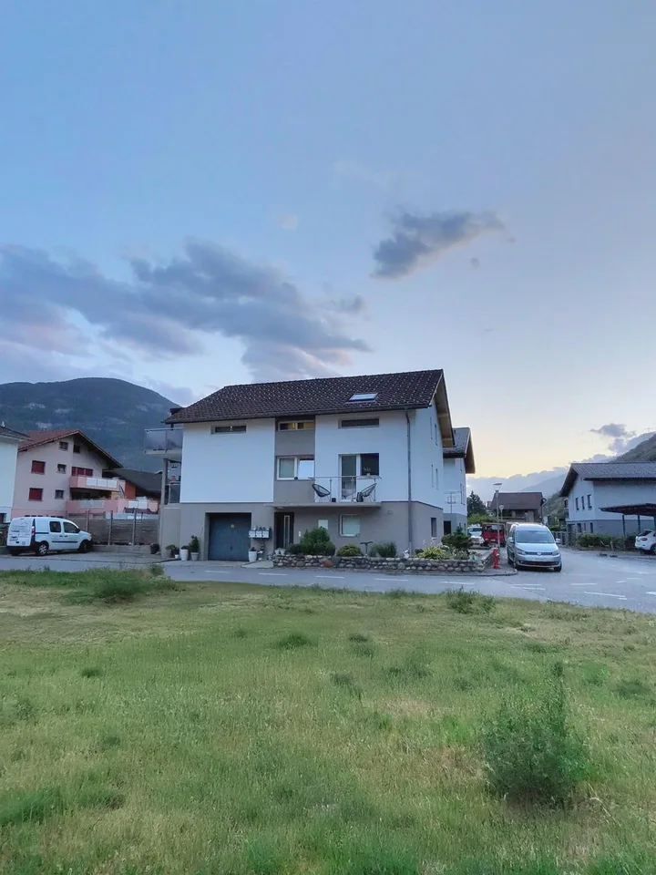 Komplett renoviertes Mehrfamilienhaus mit 3 Wohneinheiten, Garage u...