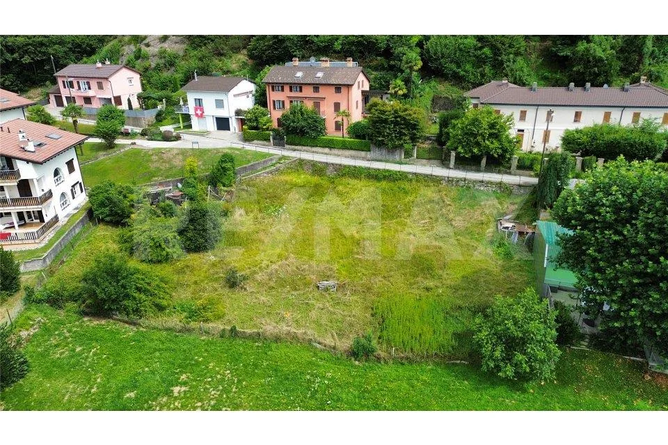 Terreno edificabile ad Astano – posizione tranquilla e ottimo poten...