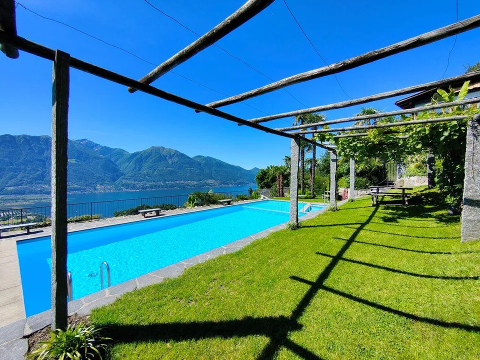 Ferienwohnung mit Zweitwohnsitz, traumhafter Seesicht + Schwimmbad
