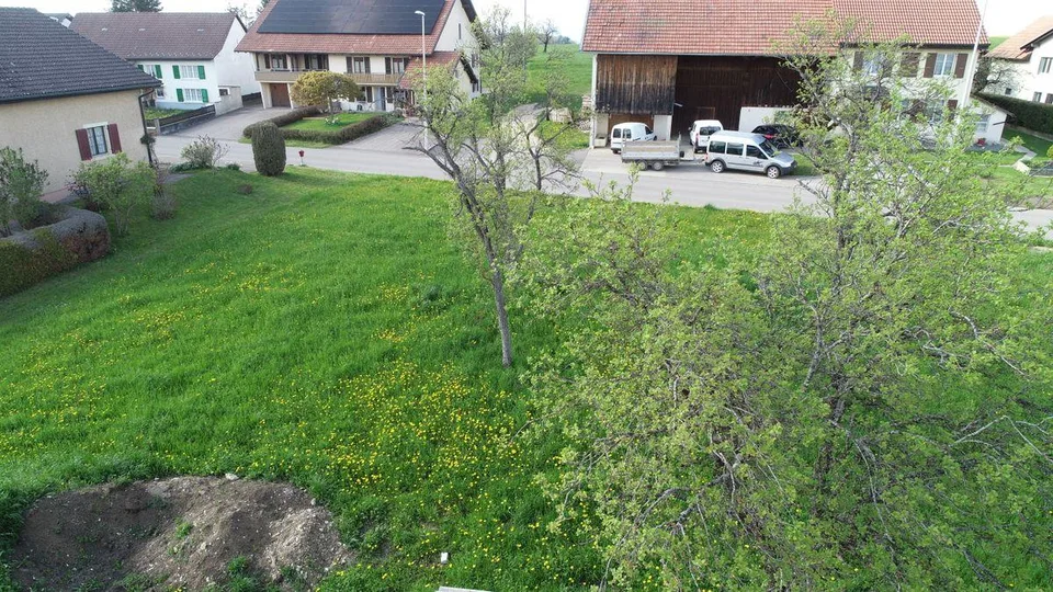 Joli terrain à vendre proche du centre du village