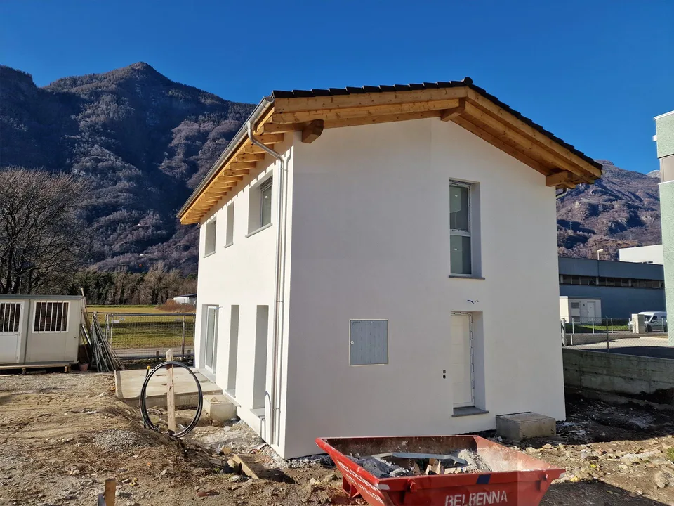 Villa indépendante en construction à Cadenazzo dans un nouveau complexe résidentiel