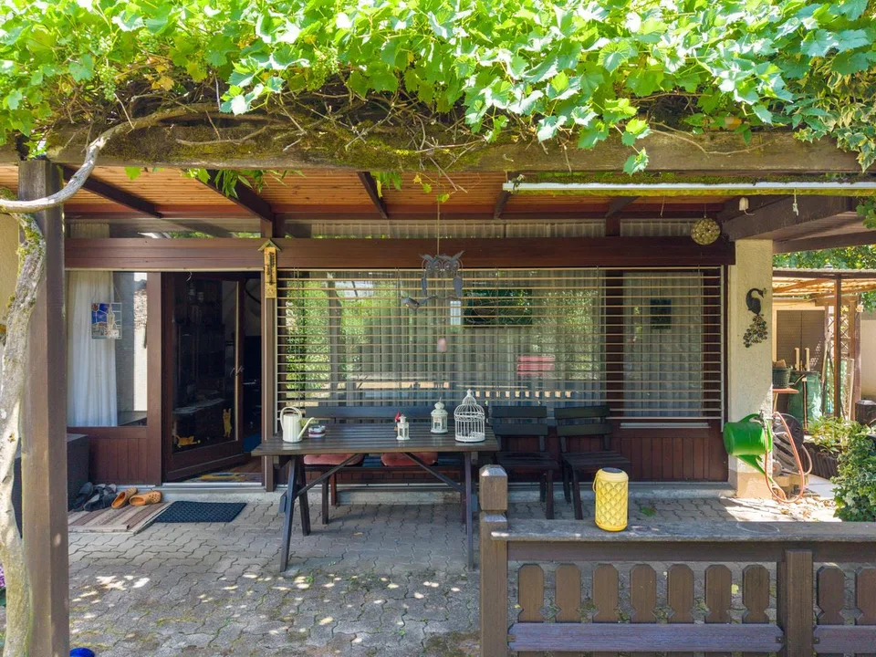 5.5-Zimmer-Doppeleinfamilienhaus mit Garten in Muttenz