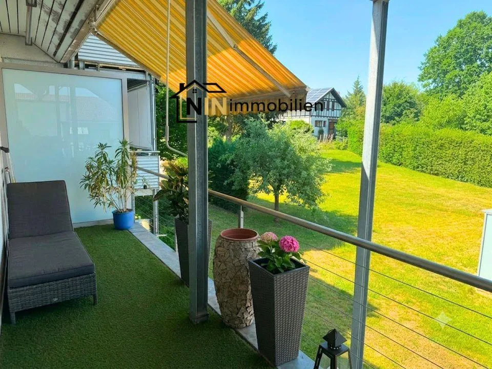 Zentral mit Lift und Balkon