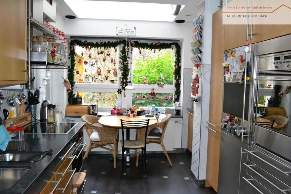 Gepflegtes Eck-Einfamilienhaus mit grossem Garten