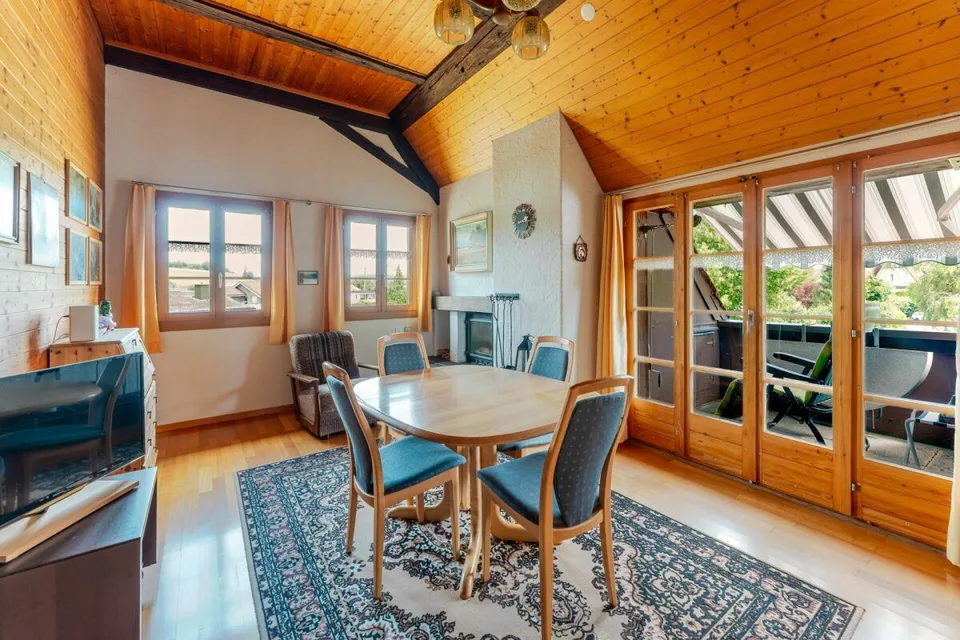 Bauernhaus mit 4 Wohnungen und Pferdestall auf grosszügigem Grundst... – Foto 9 von 17