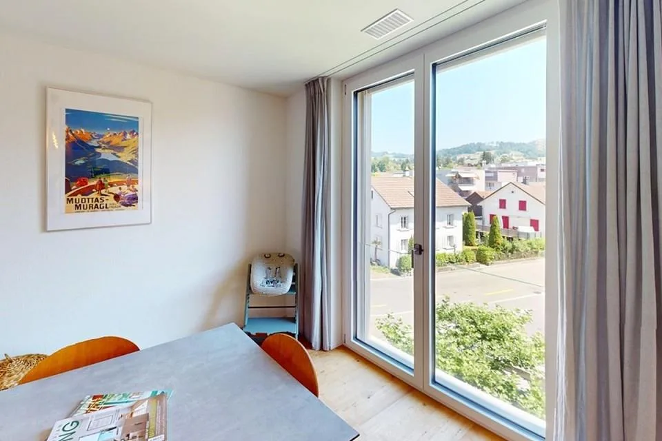 Lichtdurchflutete Moderne Wohnung mit Aussicht in Wetzikon – Foto 8 von 13