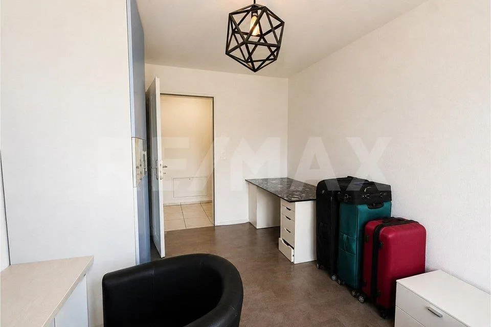Grosszügige 4.5-Zimmer-Eigentumswohnung mit verglastem Balkon in Re... – Foto 11 von 19