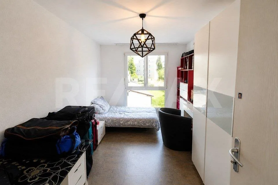 Grosszügige 4.5-Zimmer-Eigentumswohnung mit verglastem Balkon in Re... – Foto 10 von 19