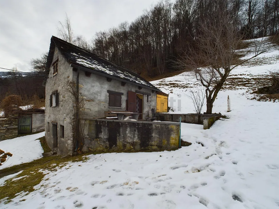 Terreno edificabile con Rustico nella splendida Valle di Blenio