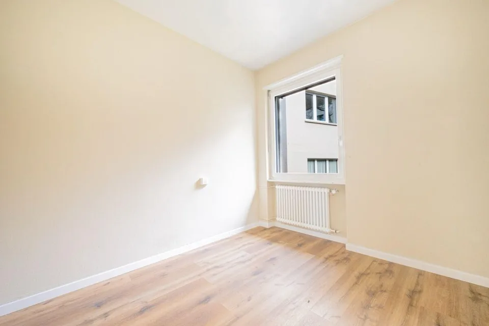 Spacious semi-detached house with unobstructed views and generous i... – photo 8 sur 17