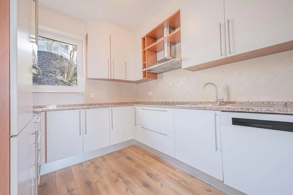 Spacious semi-detached house with unobstructed views and generous i... – photo 9 sur 17