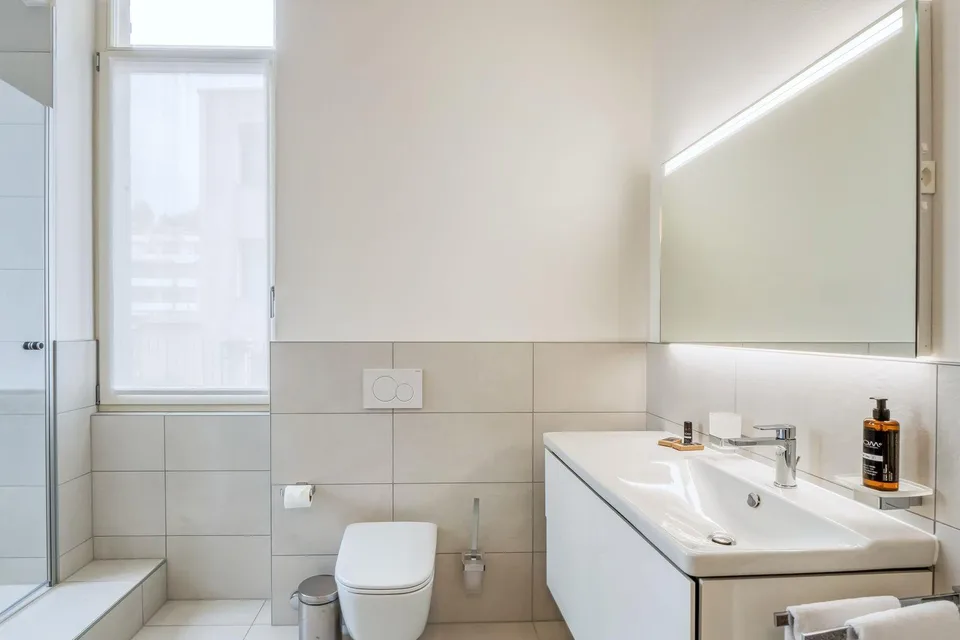 Grosszügige Wohnung in historischer Villa mit Terrasse und Balkon |... – foto 7 di 8
