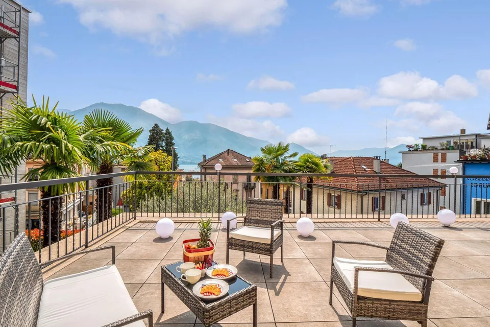 Addolcirsi la vita in una villa storica con enorme terrazza | Gross...