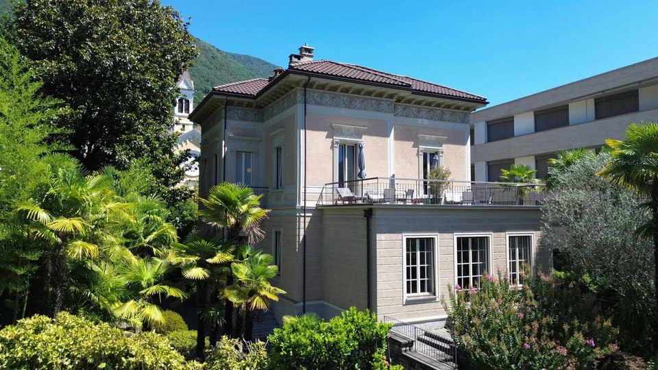 Grosszügige Wohnung in historischer Villa mit Terrasse und Balkon |... – foto 8 di 8