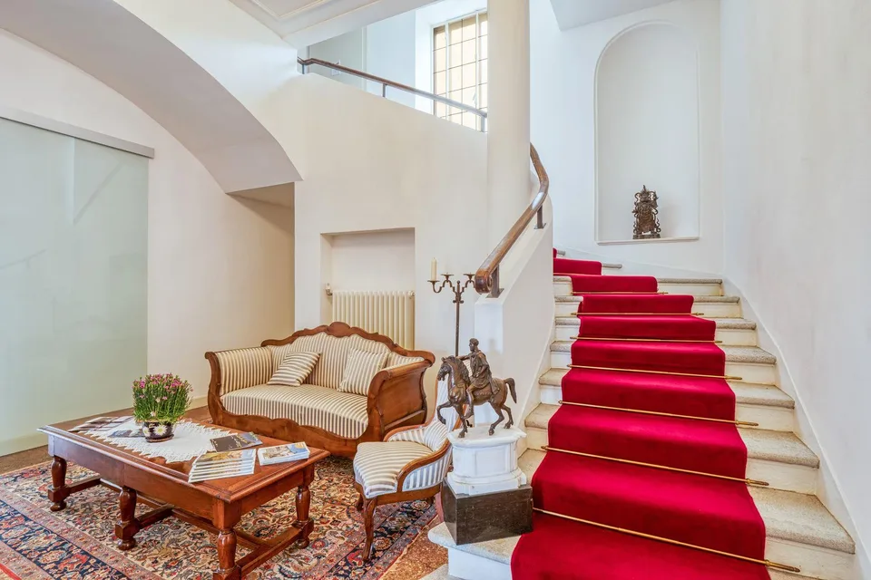 Charmante Dachwohnung mit Terrasse in einer historischen Villa | Pr... – foto 7 di 9