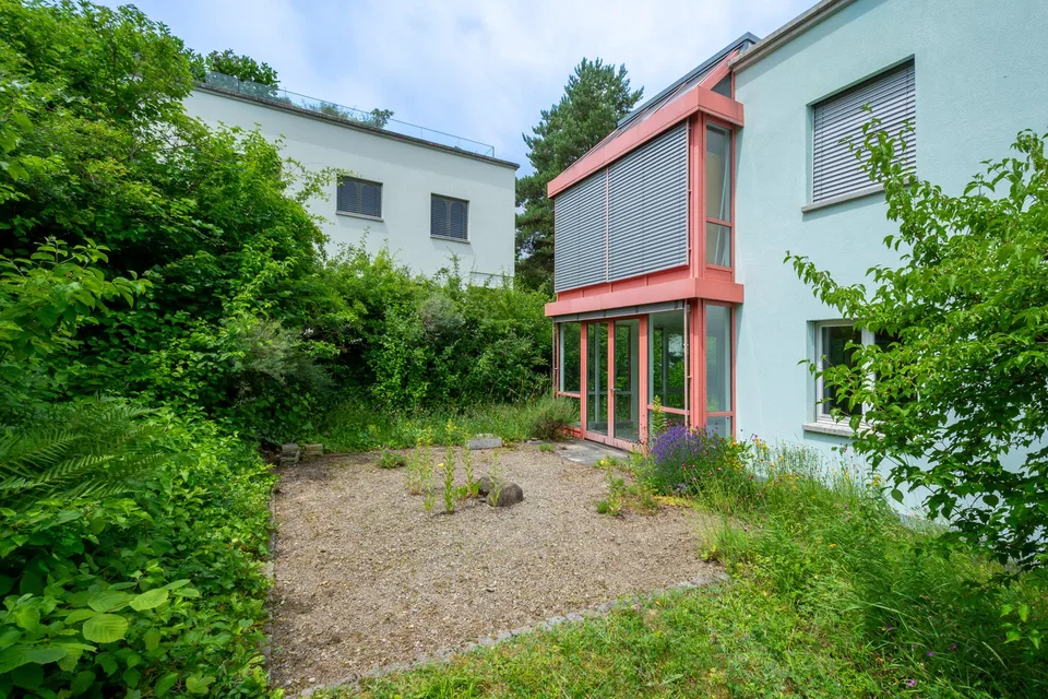 Schöne Gartenwohnung mit grossem Wintergarten