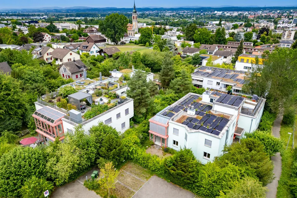 Schöne Gartenwohnung mit grossem Wintergarten