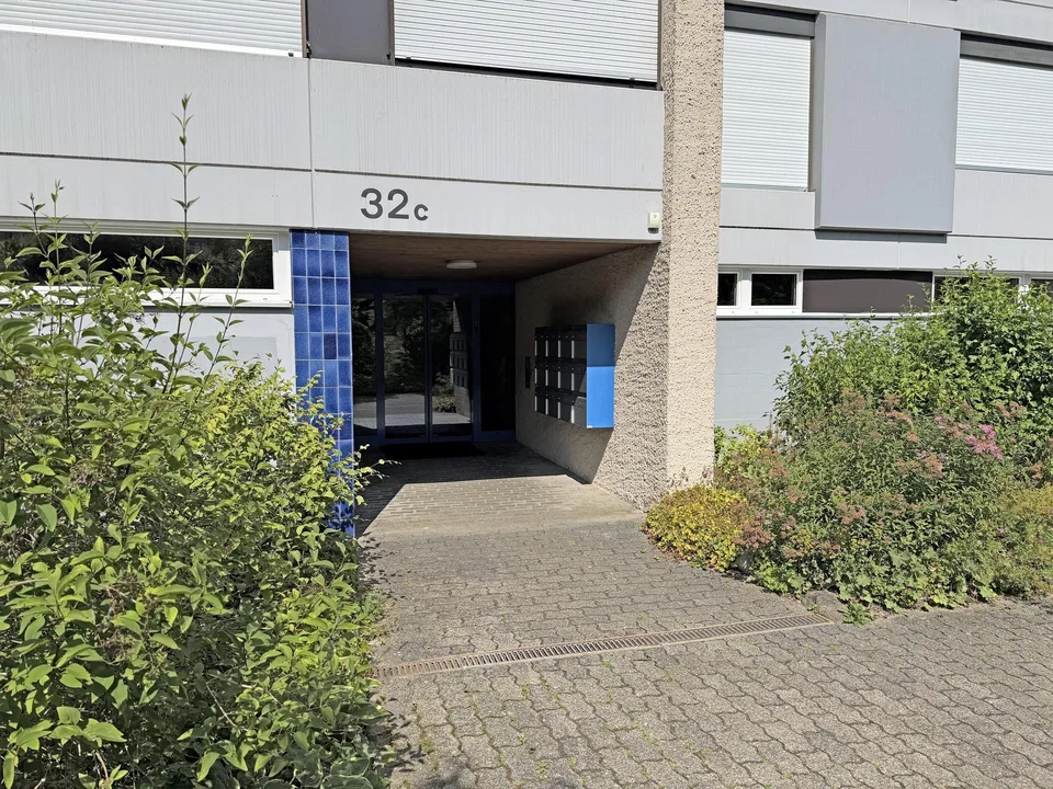 Grosszügige 5.5-Zimmerwohnung mit schöner Aussicht inkl. Einstellplatz