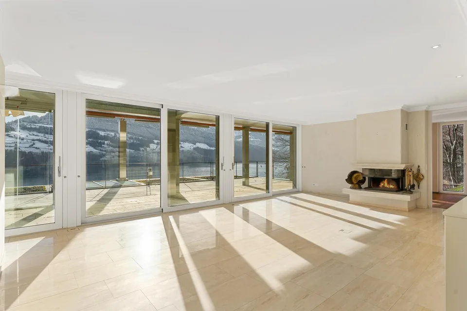 5.5 Zimmer-Maisonettewohnung an ruhiger Lage in Brunnen