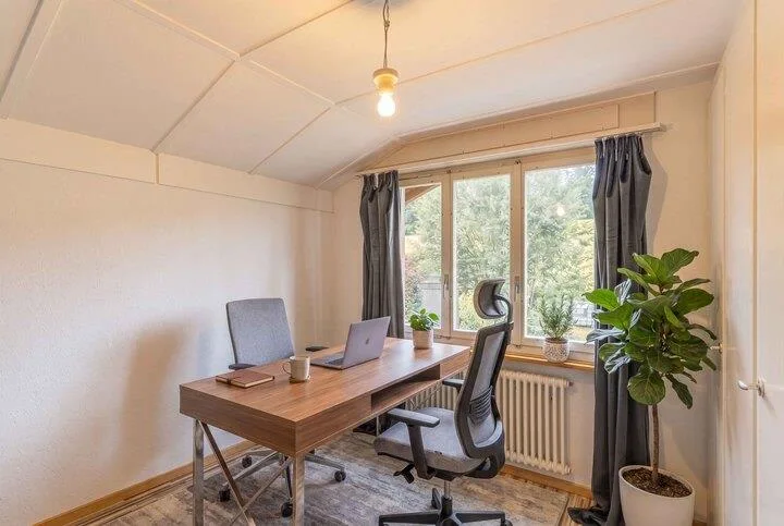 FREISTEHENDES EINFAMILIENHAUS MIT GROSSEM GARTEN UND WEITBLICK – Foto 7 von 8