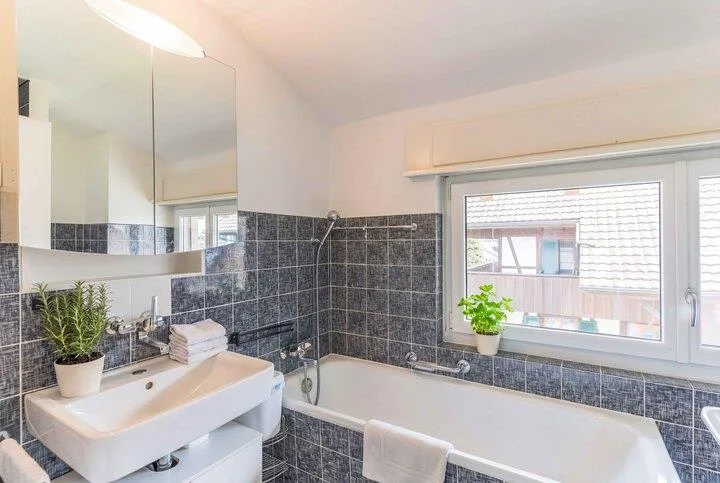 FREISTEHENDES EINFAMILIENHAUS MIT GROSSEM GARTEN UND WEITBLICK – Foto 6 von 8