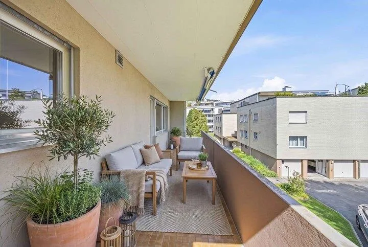 SURPRISINGLY SPACIOUS — 2.5 ROOMS IN 63 M² – photo 6 of 8