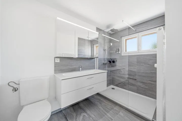 ELEGANTE E BEN CURATA – CASA A SCHIERA D’ANGOLO DI 4,5 CAMERE