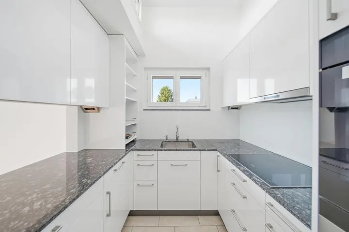 ELEGANTE E BEN CURATA – CASA A SCHIERA D’ANGOLO DI 4,5 CAMERE