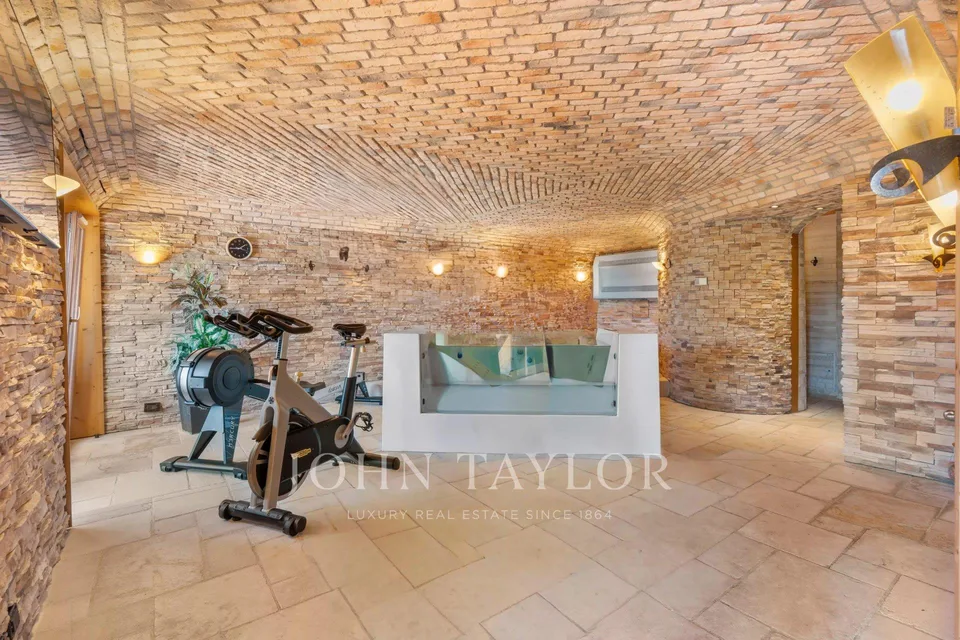 5,5 Luxuszimmer, Kathedraldecke, 4 Suiten, Wellness in Cr... – Foto 17 von 18