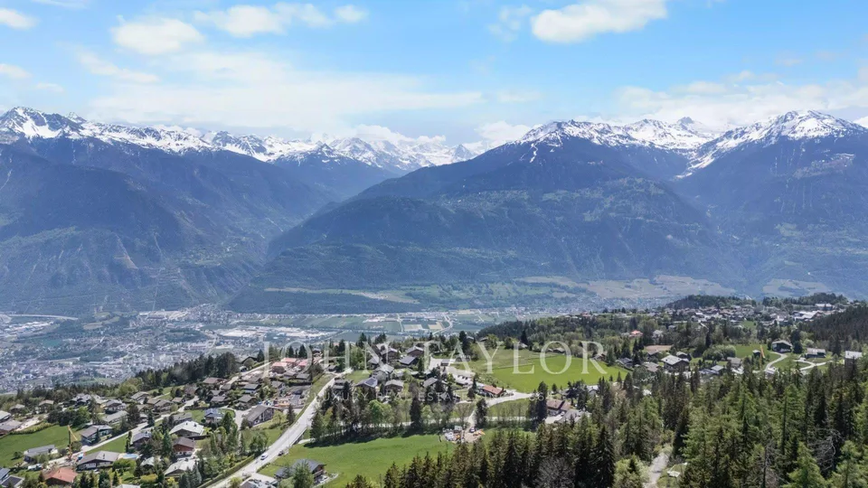 5.5 pièces de standing, Plafond cathédrale, 4 suites, wellness à Cr...