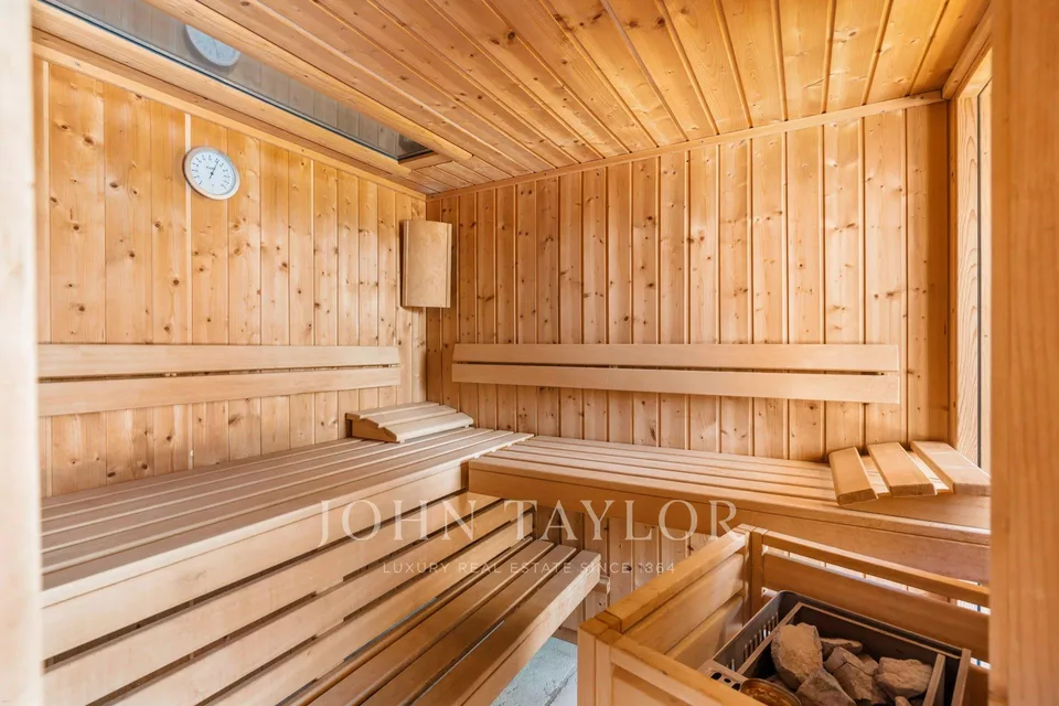 5.5 pièces de standing, Plafond cathédrale, 4 suites, wellness à Cr... – photo 17 of 18