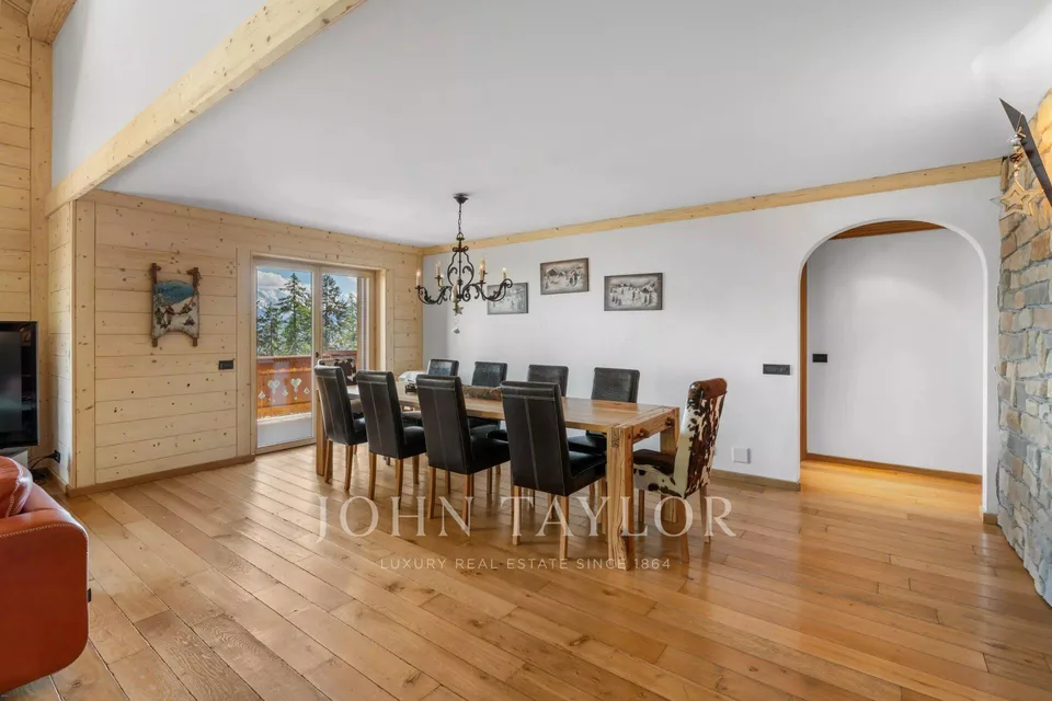 5.5 pièces de standing, Plafond cathédrale, 4 suites, wellness à Cr...