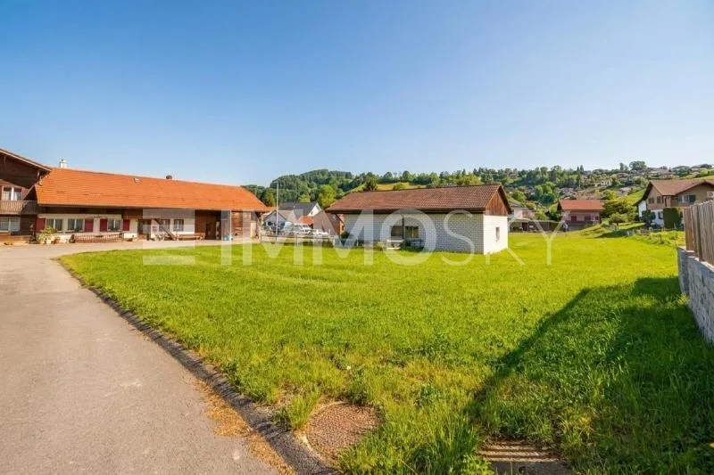 Grosszügiges Bauland mit vielseitigem Potenzial