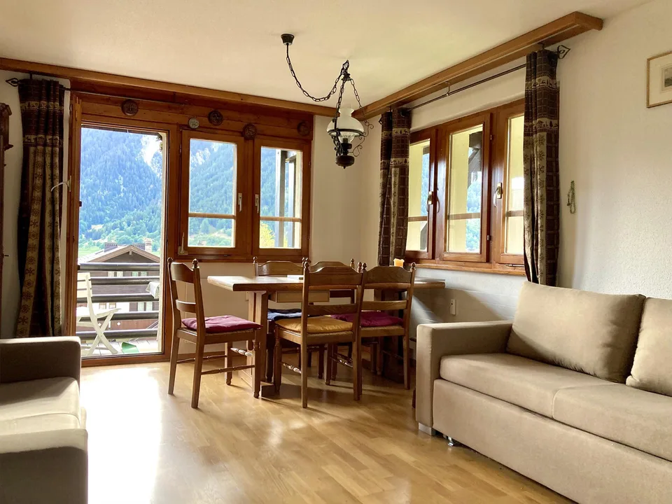 Helle Eck-Wohnung mit Süd-West-Balkon
