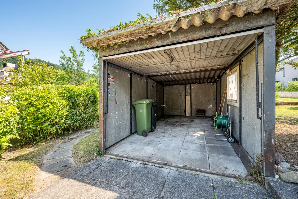 Hübsches Einfamilienhaus mit viel Umschwung und grossem Potenzial