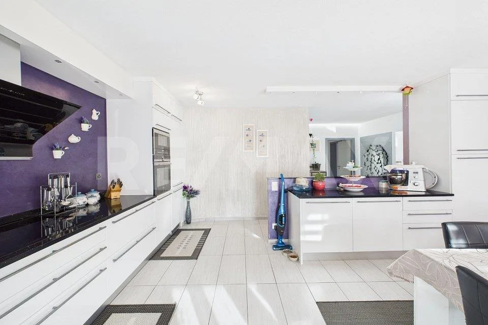 Ampia casa bifamiliare completamente rinnovata con grande spazio es... – Foto 12 von 13