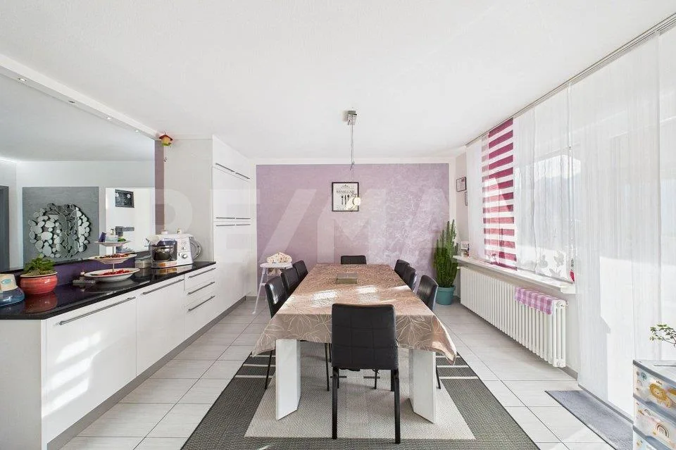 Ampia casa bifamiliare completamente rinnovata con grande spazio es... – Foto 11 von 13