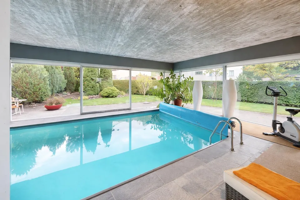 Grosszügiges Wohnen mit Doppelgarage und 1'310 m² Grundstück – Foto 12 von 18