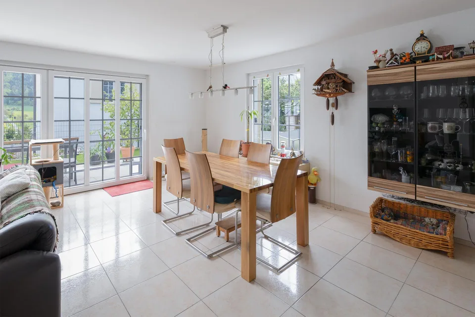 4.5 Zimmer Doppeleinfamilienhaus mit 2 zus. ausgebauten Zimmern im UG