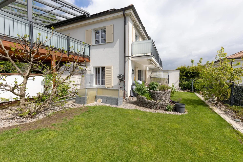4.5 Zimmer Doppeleinfamilienhaus mit 2 zus. ausgebauten Zimmern im UG
