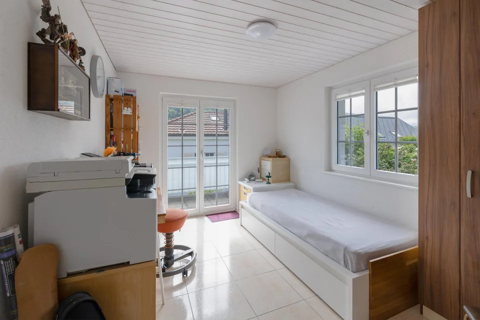 4.5 Zimmer Doppeleinfamilienhaus mit 2 zus. ausgebauten Zimmern im UG – foto 9 di 14