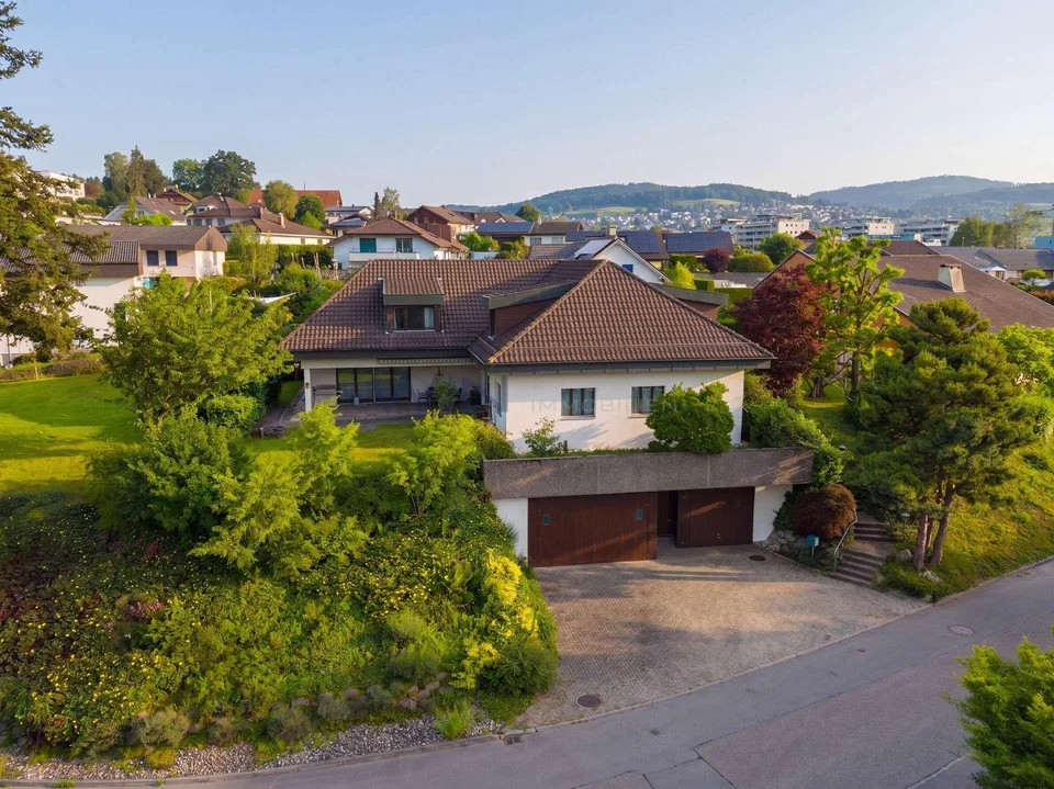 Wo Visionen wachsen - Villa mit Bau-Reserve