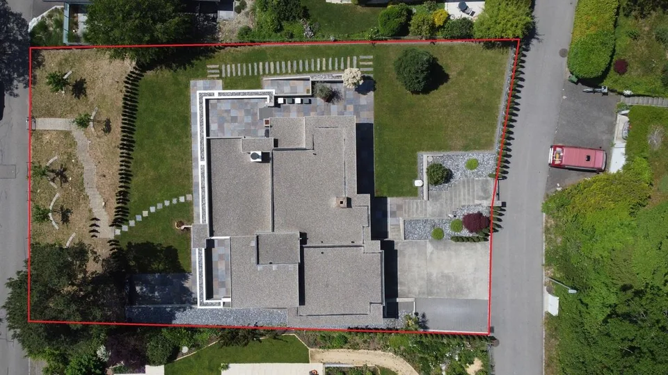 Stilvolles 5.5-Zimmer-Einfamilienhaus mit Doppelgarage und Innenpool – foto 14 di 27