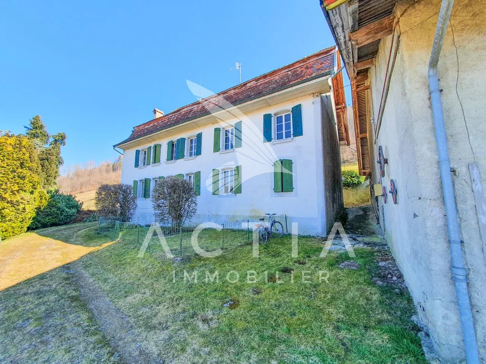 Propriété atypique hors zone à bâtir | Maison d'habitation + Rural